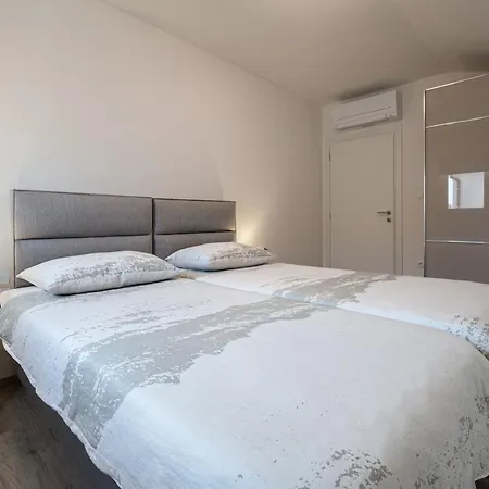 Villa Iris